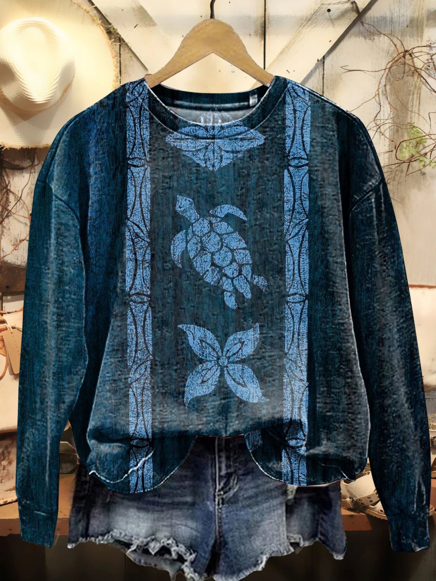 Turtle Art Print Cotton Crew Neck Women's T-Shirt